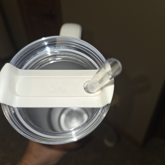 Stanley Calcite Calacatta 30 Oz Quencher New - Picture 2 of 2